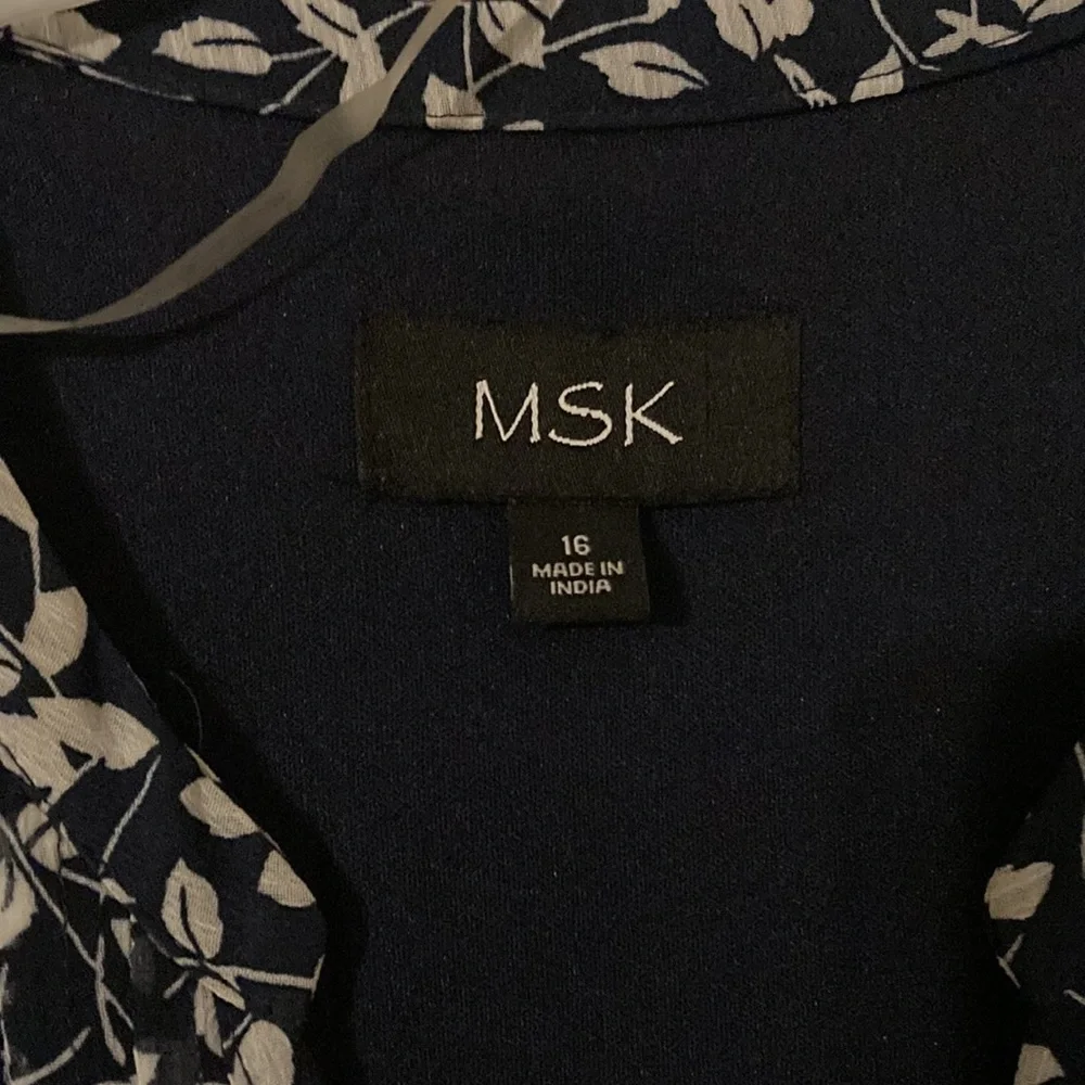 MSK short sleeved navy floral dress - Picture 2 of 3